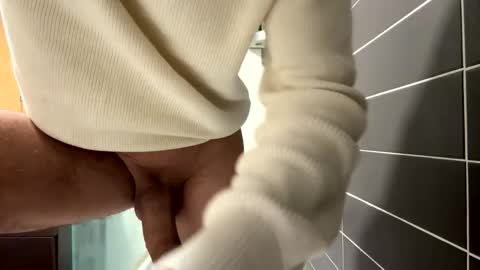 Snapshot of hugecock959448 chatting on January 7, 8:39 am hugecock959448 online show from January 7, 8:39 am