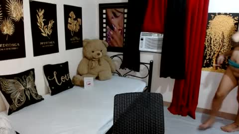 Snapshot of hugecockgoddessx chatting on July 9, 7:23 am hugecockgoddessx online show from July 9, 7:23 am