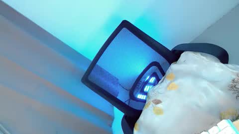 Yhanie online show from November 25, 2:22 am