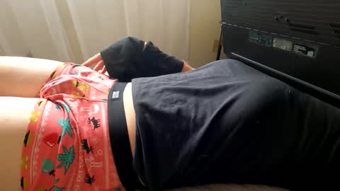 HugeCumshots online show from October 26, 6:25 pm