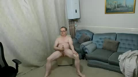 Snapshot of hugedick1965 chatting on July 15, 10:59 pm hugedick1965 online show from July 15, 10:59 pm