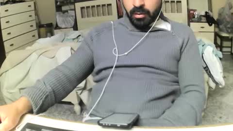 hugeveiny online show from April 16, 4:08 pm