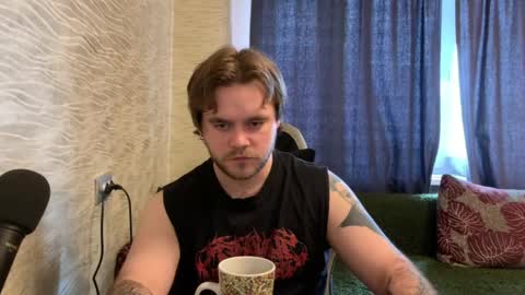Snapshot of hugo__brad chatting on April 25, 12:52 pm Hugo online show from April 25, 12:52 pm