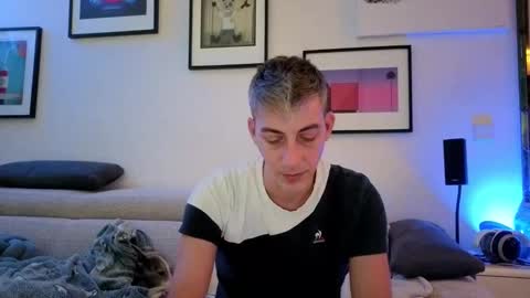 Hugo online show from November 21, 10:08 pm