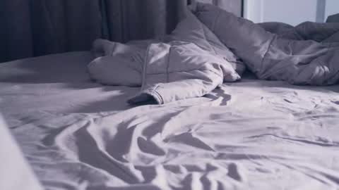 hugyhuge online show from January 14, 6:30 am