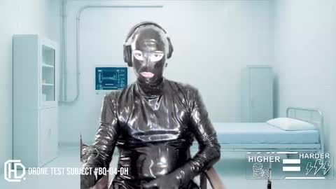 Snapshot of humandr0id chatting on October 1, 5:41 pm Humandroid online show from October 1, 5:41 pm