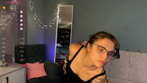 Jess online show from April 29, 4:11 pm