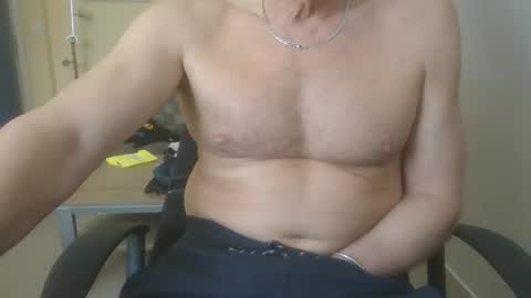 hundeleine online show from February 19, 2:24 pm