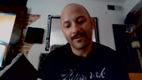 Snapshot of hungherowithoutacape chatting on June 22, 5:21 pm hungherowithoutacape online show from June 22, 5:21 pm