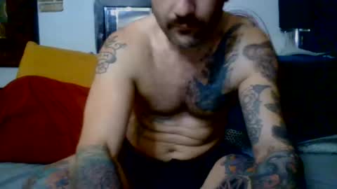 Snapshot of hungherowithoutacape chatting on June 26, 7:02 am hungherowithoutacape online show from June 26, 7:02 am
