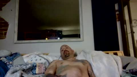 Snapshot of hungherowithoutacape chatting on July 3, 12:33 pm hungherowithoutacape online show from July 3, 12:33 pm