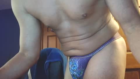 hunglikeray2286 online show from August 8, 5:20 am