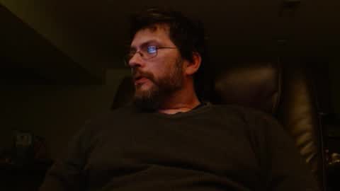 Snapshot of hunglonelyguy chatting on December 31, 3:12 am LonelyGuy online show from December 31, 3:12 am