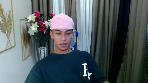 hunk_edward online show from June 26, 7:57 am