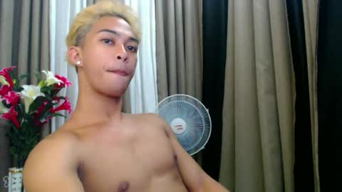 hunk_edward online show from June 28, 7:14 am