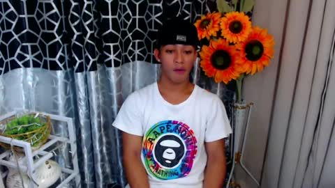 hunk_edward online show from July 7, 6:16 am