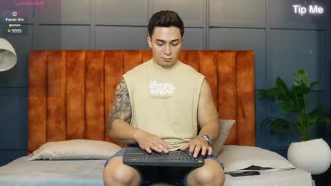 hunk_ryan online show from March 12, 11:42 am