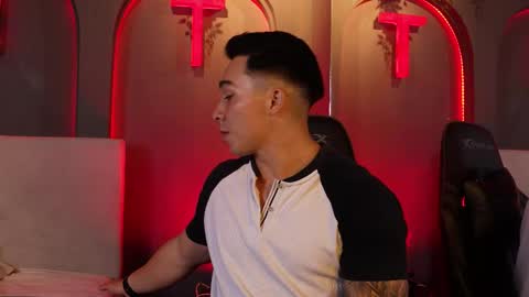 hunk_ryan online show from October 5, 1:37 am