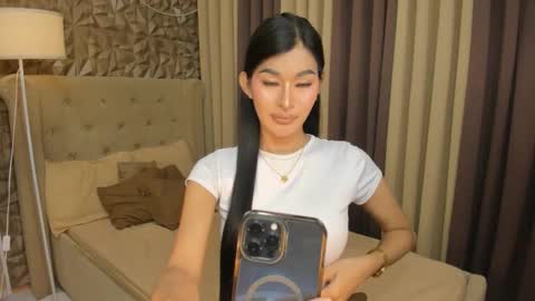 hunkhomerontop online show from November 19, 9:20 am