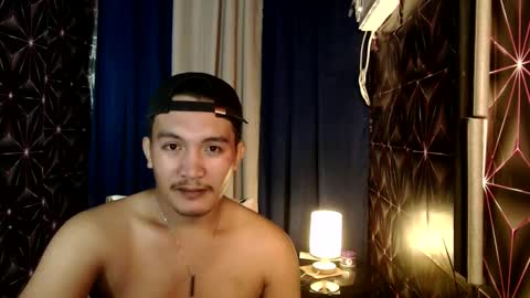 hunkylloyd online show from December 12, 8:14 am