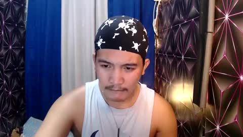 hunkylloyd online show from December 24, 3:38 am