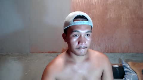 hunkylloyd online show from December 17, 3:23 am