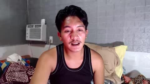 hunkylloyd online show from April 7, 5:52 am