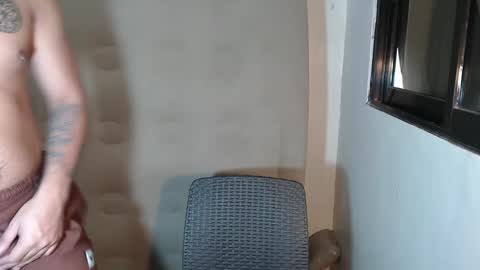 hunkyzeus online show from January 16, 4:38 am