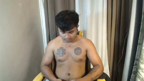 hunkyzeus online show from May 1, 4:39 am