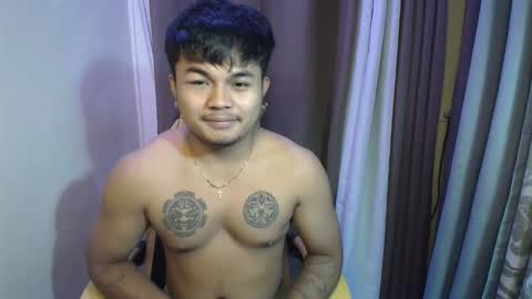 hunkyzeus online show from May 4, 5:09 pm