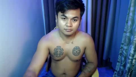 Snapshot of hunkyzeus chatting on May 15, 5:42 pm hunkyzeus online show from May 15, 5:42 pm