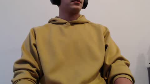 Snapshot of hunter_0026 chatting on February 11, 10:07 pm hunter_0026 online show from February 11, 10:07 pm