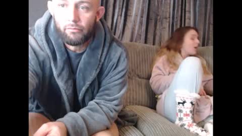 Snapshot of hunterandesme chatting on February 9, 6:26 pm HunterandEsme online show from February 9, 6:26 pm