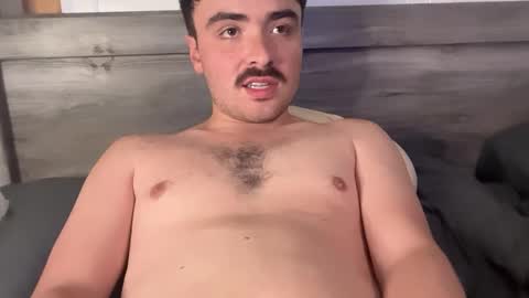 Snapshot of hunterbentleyy chatting on September 12, 10:10 pm Hunter online show from September 12, 10:10 pm