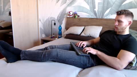 Hunter Bridges online show from January 14, 9:13 am