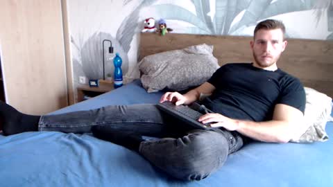 Hunter Bridges online show from January 17, 12:31 pm