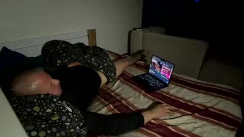 Snapshot of hupko chatting on June 15, 8:22 pm Peterr online show from June 15, 8:22 pm
