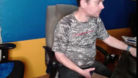 Huskyguy online show from May 18, 3:35 am