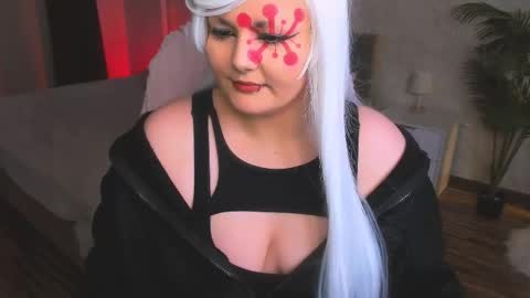 Hwasa online show from March 3, 8:37 pm