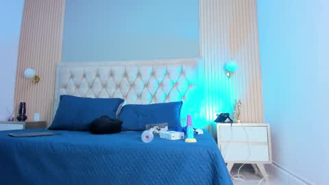 hxxyro online show from April 16, 1:23 pm