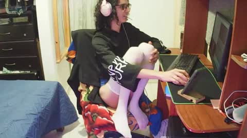 hxxyro1 online show from April 29, 3:54 am