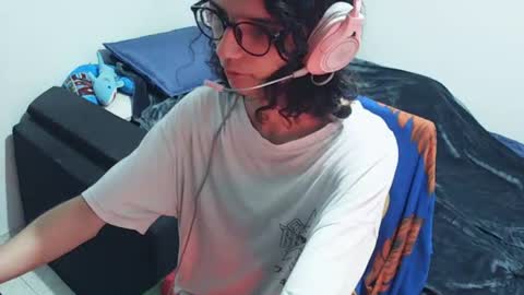 hxxyro1 online show from August 1, 2:44 am