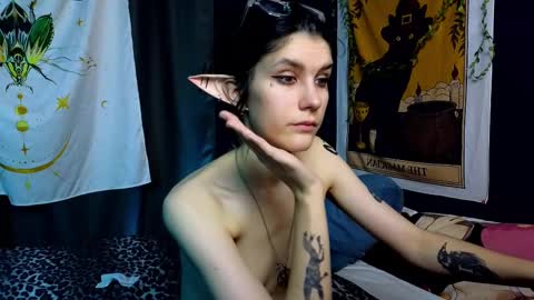 Snapshot of hyeon_jin chatting on January 18, 3:42 am Hyeon Jin online show from January 18, 3:42 am