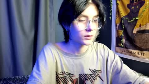 Snapshot of hyeon_jin chatting on February 2, 8:41 pm Hyeon Jin online show from February 2, 8:41 pm