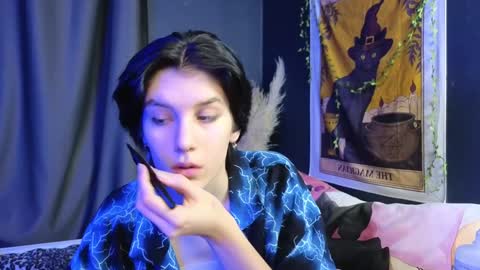 Snapshot of hyeon_jin chatting on February 6, 8:45 pm Hyeon Jin online show from February 6, 8:45 pm