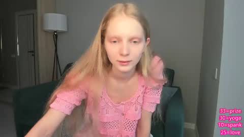 Snapshot of hypnoootic chatting on July 6, 10:01 am Jenny online show from July 6, 10:01 am