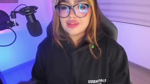 Ari online show from April 22, 2:03 am