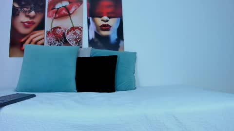 The Dolls online show from October 31, 8:32 pm