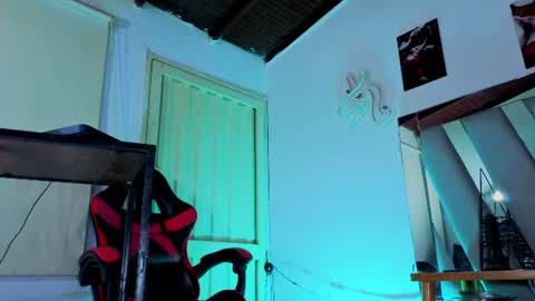Snapshot of i_am_kelvis_ chatting on July 18, 1:10 am kelvis online show from July 18, 1:10 am