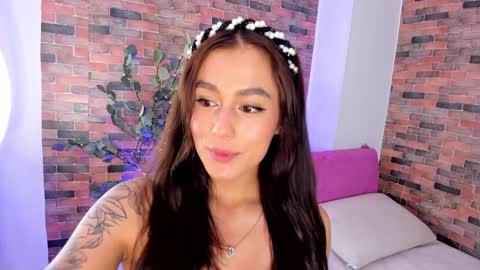 Snapshot of i_am_lucy1 chatting on December 18, 4:31 am Lucy online show from December 18, 4:31 am